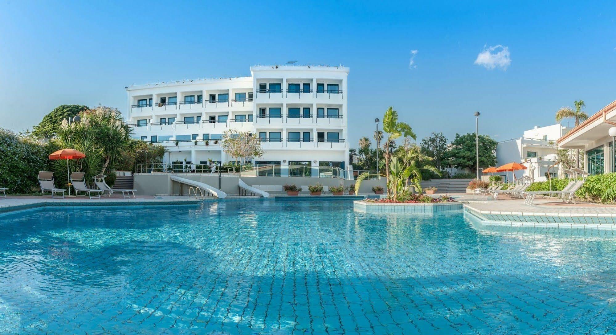 Acacia Marina Hotel Marina di Ragusa Exterior foto